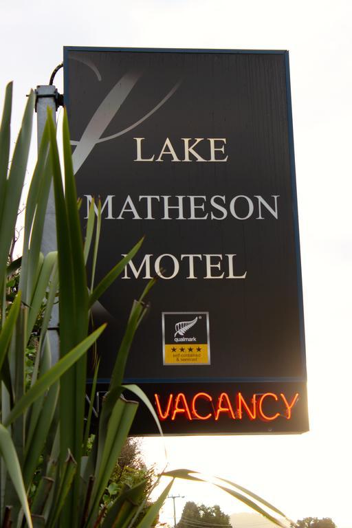 Lake Matheson Motel Fox Glacier Eksteriør billede